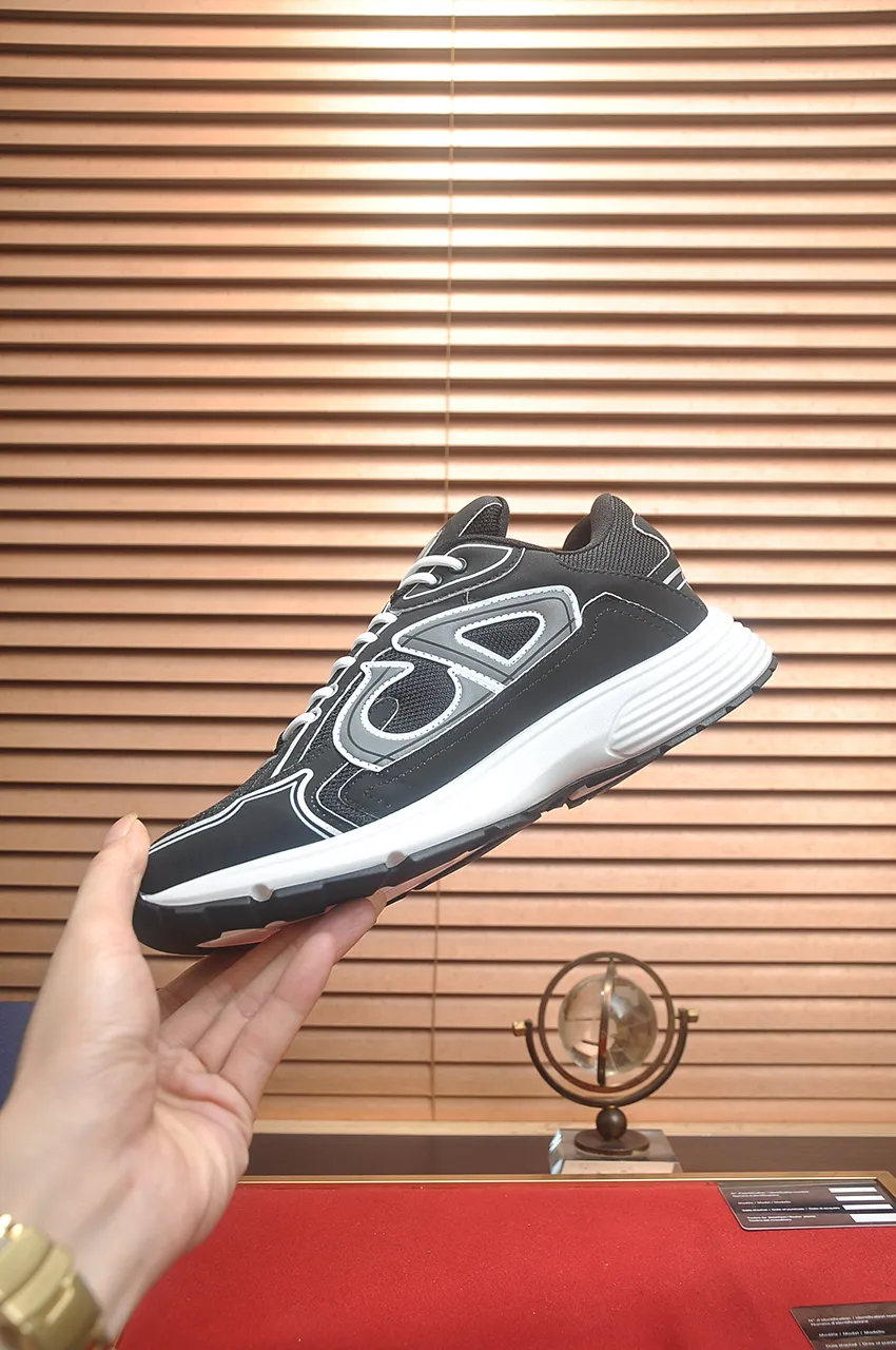 Men's men's shoes 💰: 500💶 (top original order) Brand: Dior (Dior) Standard code: Men's code 38-44 (45 customized) Grade: Same as the official website Material: Top original cowhide spliced ​​together Original wear-resistant and lightweight outsole Style category: Fashionable casual shoes Distinguished luxury brand elements top luxury Color: Actual picture color